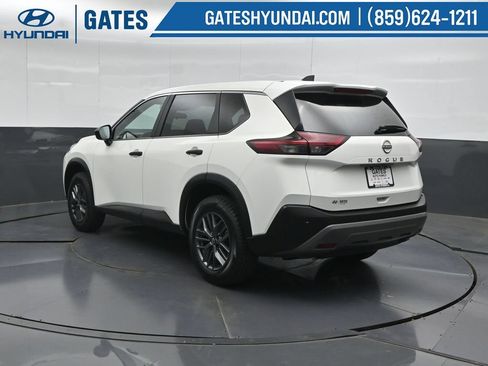 Used 2023 Nissan Rogue S FWD image 8