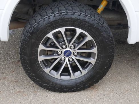 Used 2020 Ford F150 XLT w/ Equipment Group 302A Luxury AWD/4WD image 13