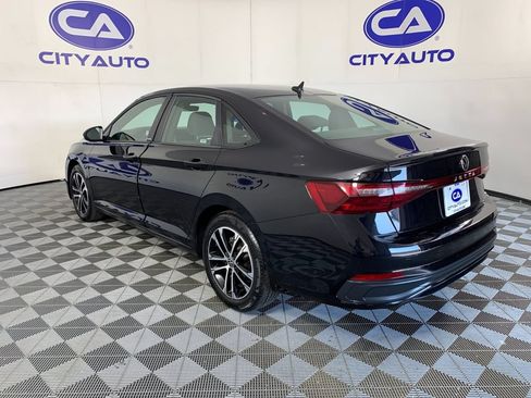 Used 2025 Volkswagen Jetta Sport FWD image 5