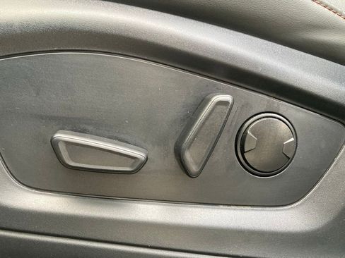 Used 2025 Ford Explorer Active w/ Active Comfort Package image 13