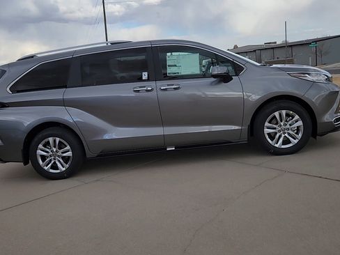 New 2026 Toyota Sienna Limited image 3