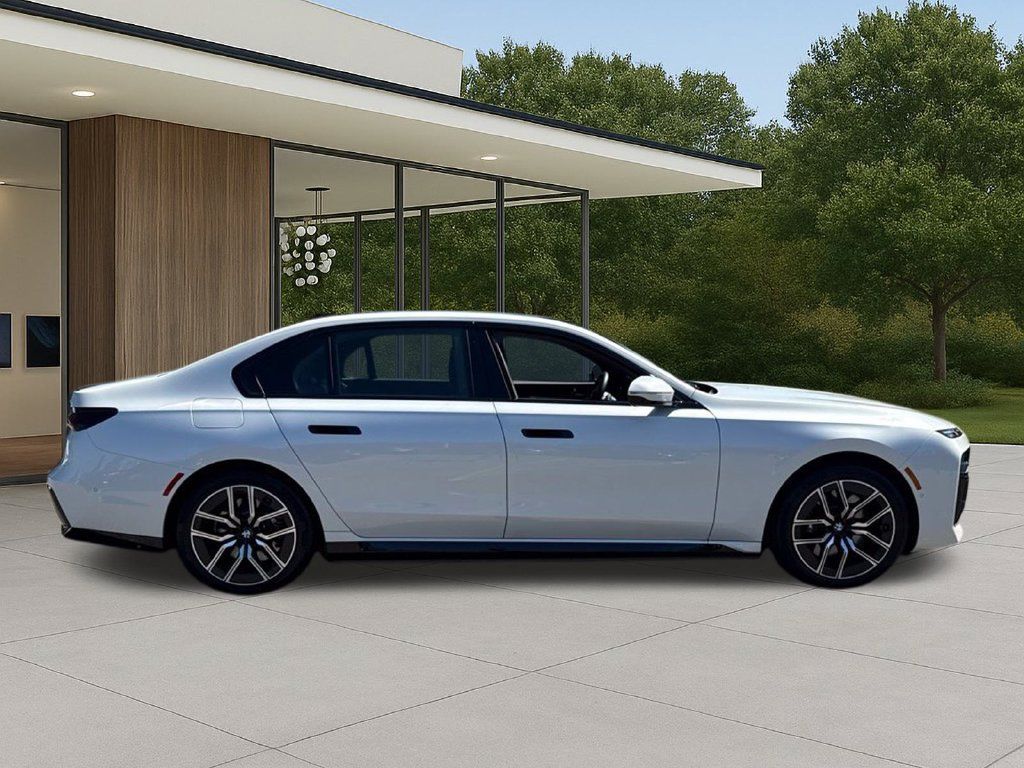 Used 2026 BMW 750e xDrive AWD/4WD image 7