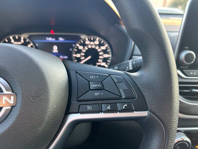 Used 2025 Nissan Altima 2.5 SV FWD image 16