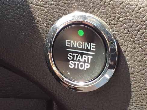 Used 2024 Ford Edge Titanium AWD/4WD image 19