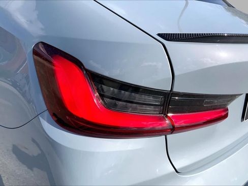 Used 2022 BMW M3 Competition w/ M Carbon Exterior Package AWD/4WD image 29