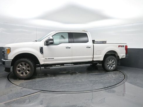 Used 2017 Ford F250 Lariat w/ Chrome Package image 1