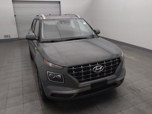 Used 2022 Hyundai Venue SEL FWD image 14
