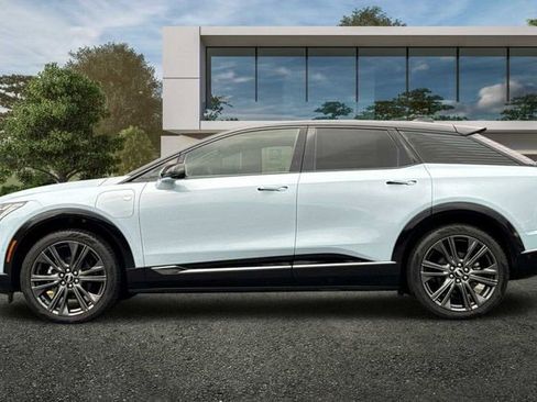 New 2026 Cadillac Optiq Sport 2 image 7