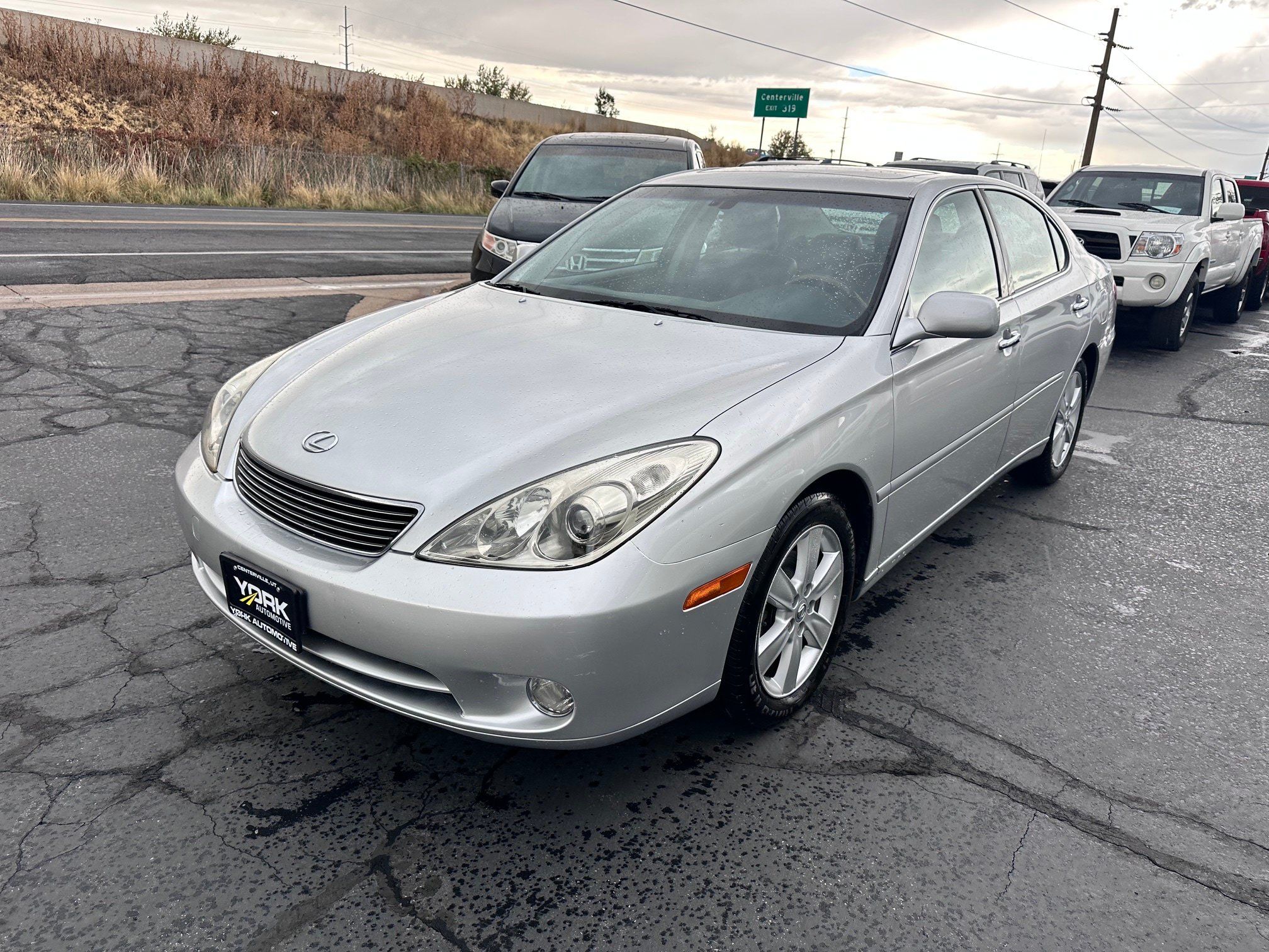 Used 2005 Lexus ES 330 FWD image 2