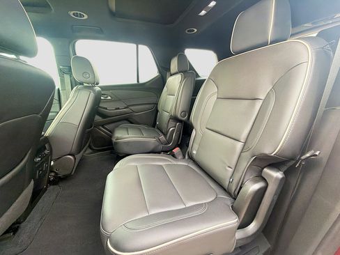 Used 2023 Chevrolet Traverse Premier image 23