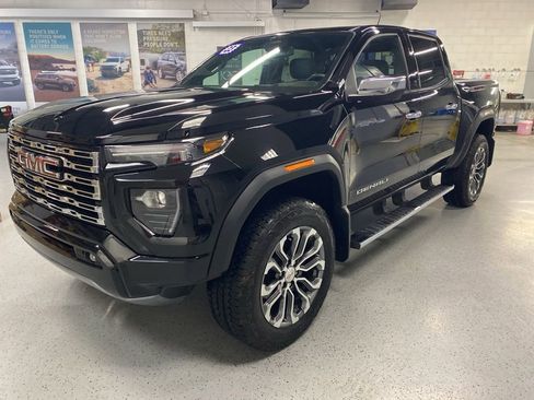 Used 2023 GMC Canyon Denali AWD/4WD image 3