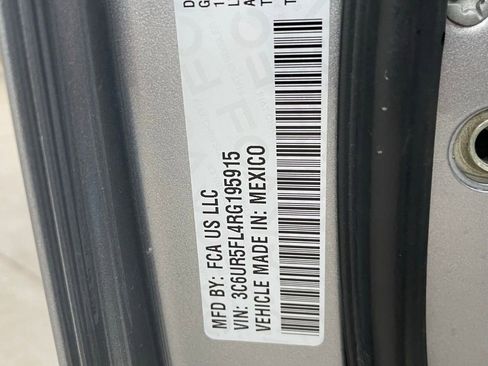 Used 2024 RAM 2500 Laramie image 28