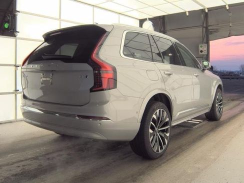 Used 2025 Volvo XC90 B6 Plus image 3