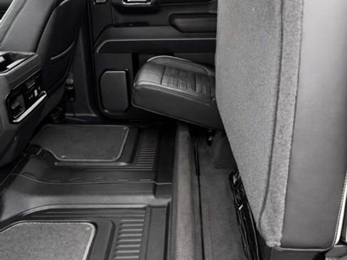 Used 2023 GMC Sierra 1500 AT4X image 18