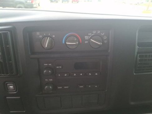 Used 2007 Chevrolet Express 3500 image 18