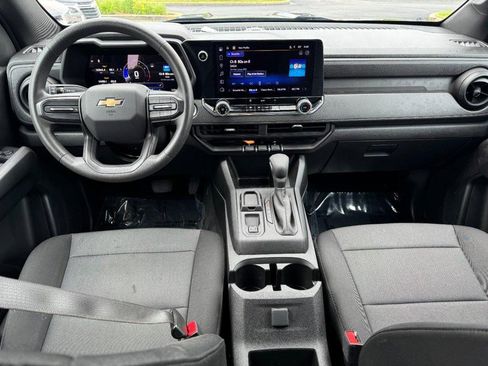 Used 2024 Chevrolet Colorado W/T RWD image 11