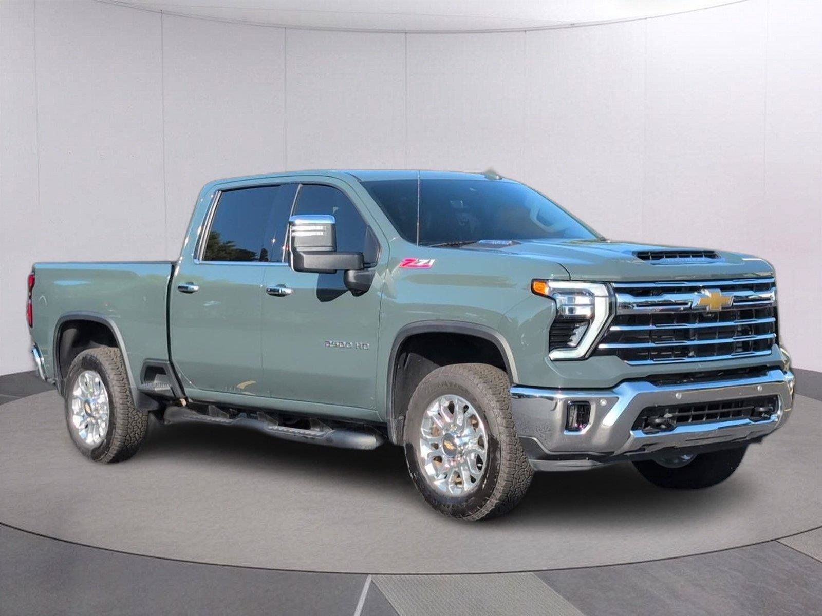 Used 2025 Chevrolet Silverado 2500 LTZ w/ LTZ Convenience Package AWD/4WD image 8