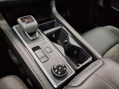 Used 2025 Nissan Pathfinder SV AWD/4WD image 23