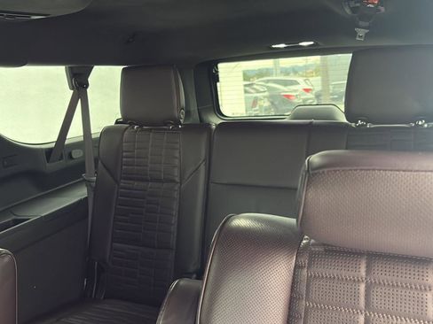 Used 2022 Cadillac Escalade ESV Premium Luxury Platinum w/ Heavy-Duty Trailer Package AWD/4WD image 25