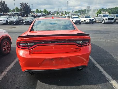 Used 2017 Dodge Charger R/T Scat Pack w/ Beats Audio Group RWD image 5
