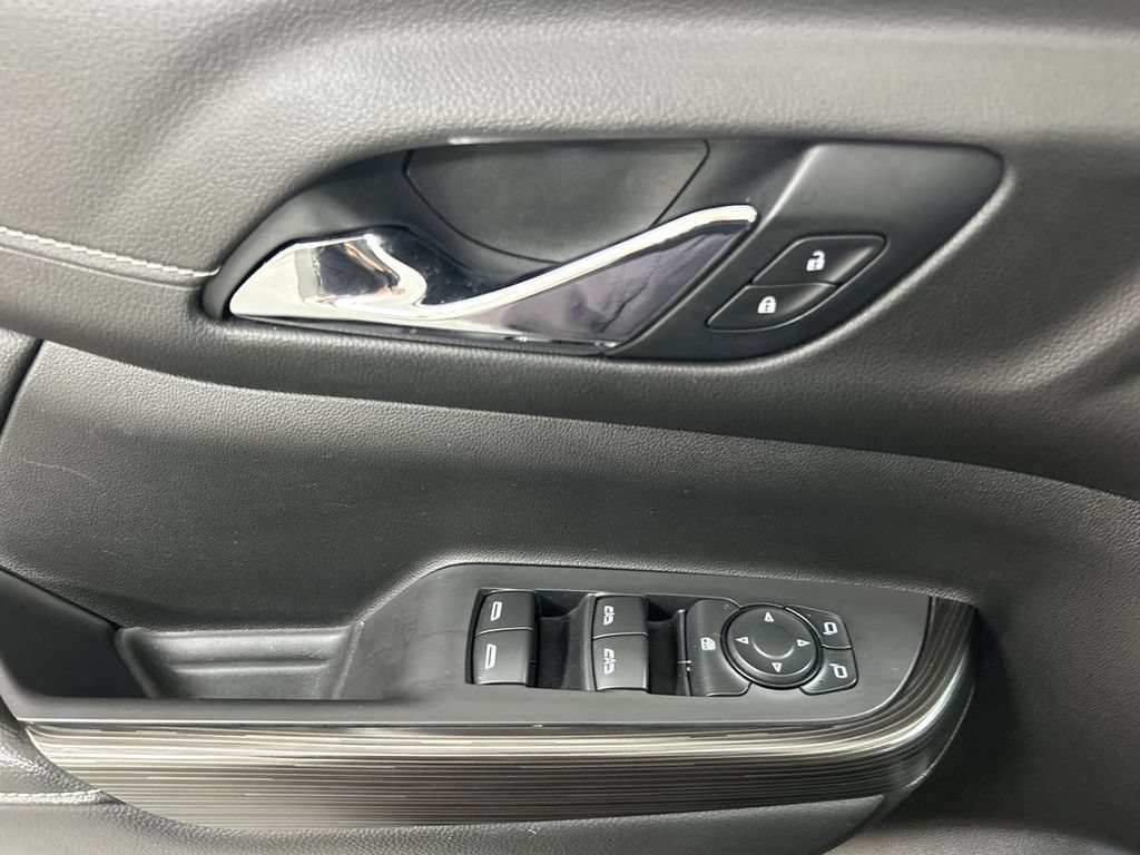 Used 2021 GMC Acadia SLT w/ LPO, Floor Liner Package AWD/4WD image 11