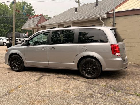 Used 2020 Dodge Grand Caravan GT FWD image 4