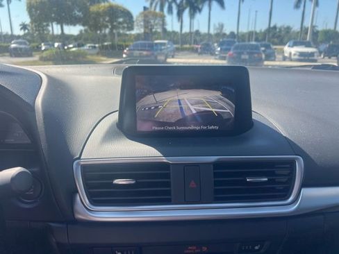 Used 2018 MAZDA MAZDA3 Touring image 41