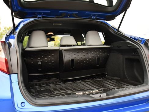 Used 2019 Toyota C-HR XLE FWD image 18