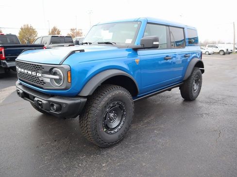 New 2025 Ford Bronco Badlands image 13