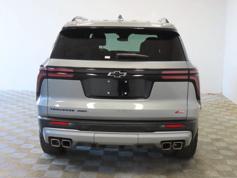 Used 2025 Chevrolet Traverse Z71 AWD/4WD image 4