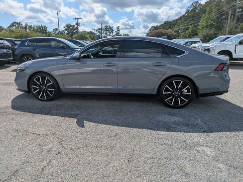 Used 2024 Honda Accord Touring image 7