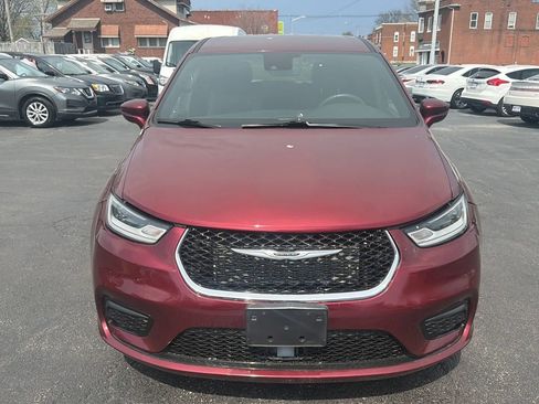 Used 2022 Chrysler Pacifica Touring-L w/ S Appearance Package image 2