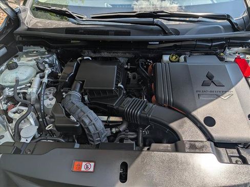 Used 2024 Mitsubishi Outlander SEL AWD/4WD image 11