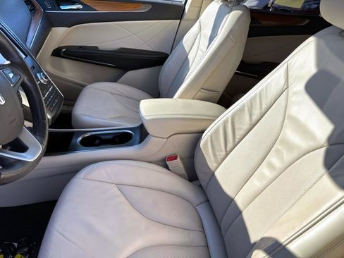 Used 2017 Lincoln MKC Select w/ Select Plus Package image 14