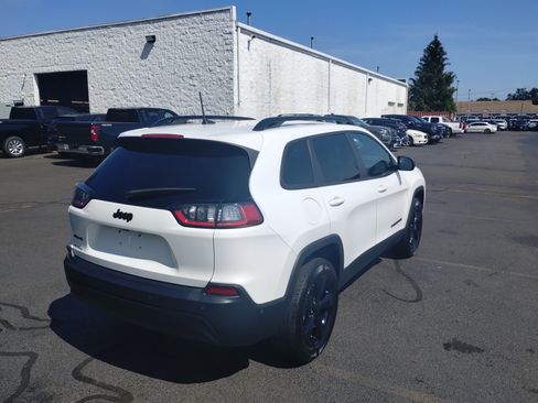 Used 2023 Jeep Cherokee Altitude Lux image 3