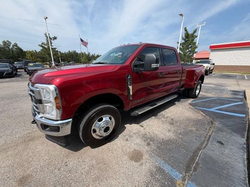 Used 2025 Ford F350 XLT AWD/4WD image 3
