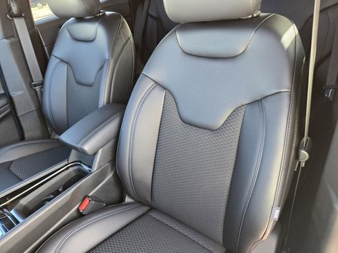 New 2026 Jeep Compass Latitude AWD/4WD image 33