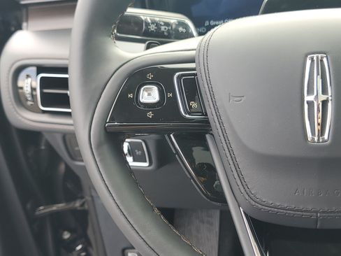New 2026 Lincoln Aviator Reserve w/ Jet Appearance Package AWD/4WD image 16