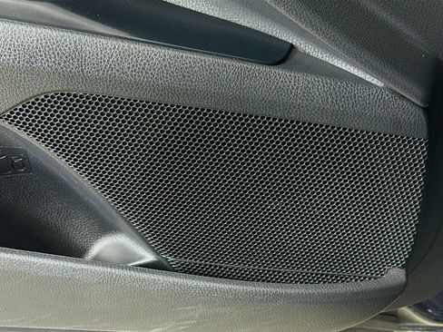 Used 2020 Toyota Camry SE image 19