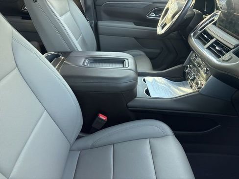 Certified 2022 GMC Yukon SLT w/ SLT Luxury Package image 4