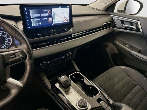 Used 2025 Mitsubishi Outlander SE image 26