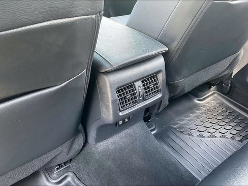 Used 2025 Toyota Camry XLE FWD image 10