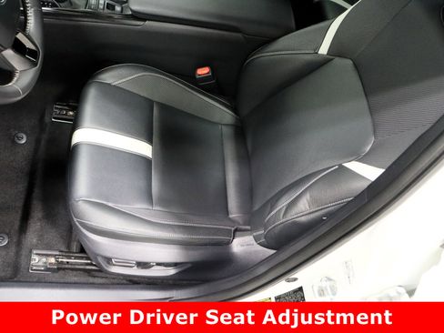 Used 2025 Toyota Camry SE image 15