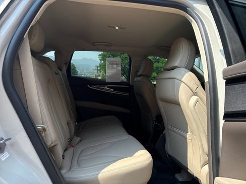 Certified 2023 Lincoln Nautilus AWD w/ Premium Package image 24