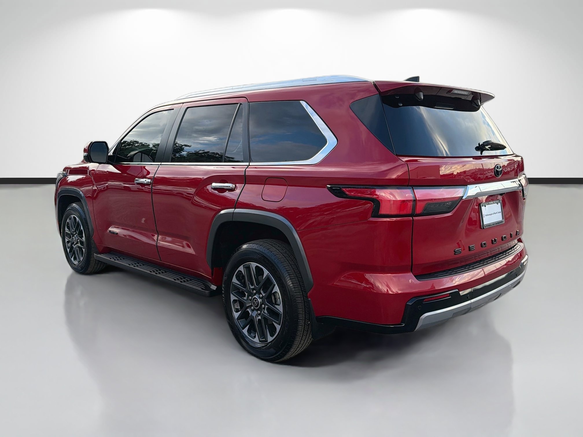 Used 2024 Toyota Sequoia Limited w/ Tow Technology Package AWD/4WD image 5