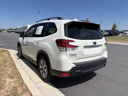 Certified 2021 Subaru Forester Premium w/ Popular Package #1 AWD/4WD image 6