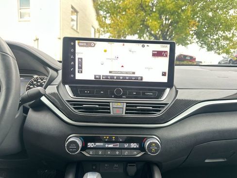 Used 2024 Nissan Altima 2.0 SR image 24