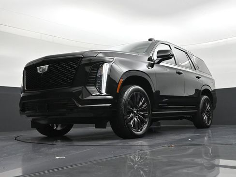 Used 2025 Cadillac Escalade Sport w/ LPO, ONYX Package AWD/4WD image 22
