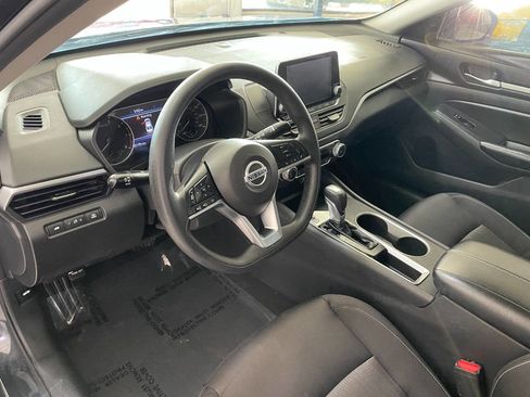 Used 2022 Nissan Altima 2.5 SV image 16