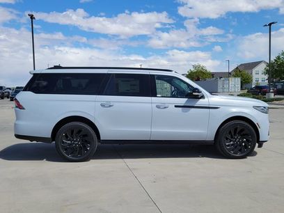 New 2026 Lincoln Navigator L Reserve w/ Jet Appearance Package
